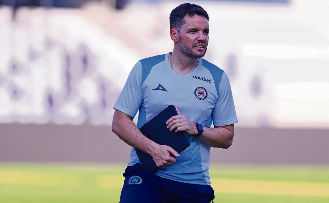 Larcamón dio el salto a Cruz Azul, después de su buen trabajo con Necaxa.
Foto: Club Cruz Azul