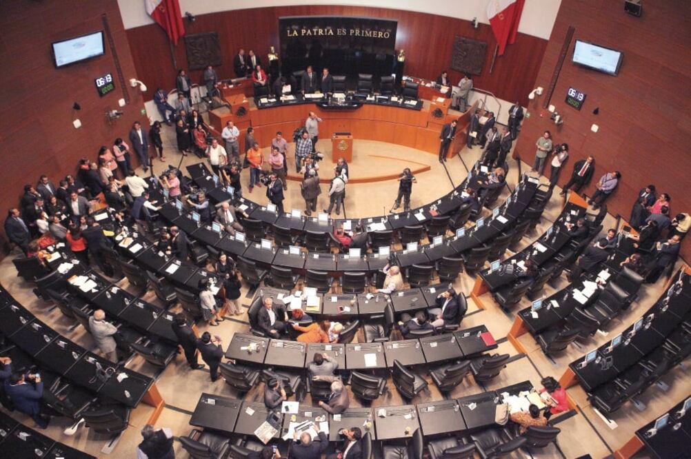 Quienes tendrán un mayor incremento en el salario de 2017 a 2018, serán los senadores de la República, quienes recibirán un incremento anual neto de 89 mil 451 pesos, que equivale a 4.74% de su salario (ARCHIVO EL UNIVERSAL) 