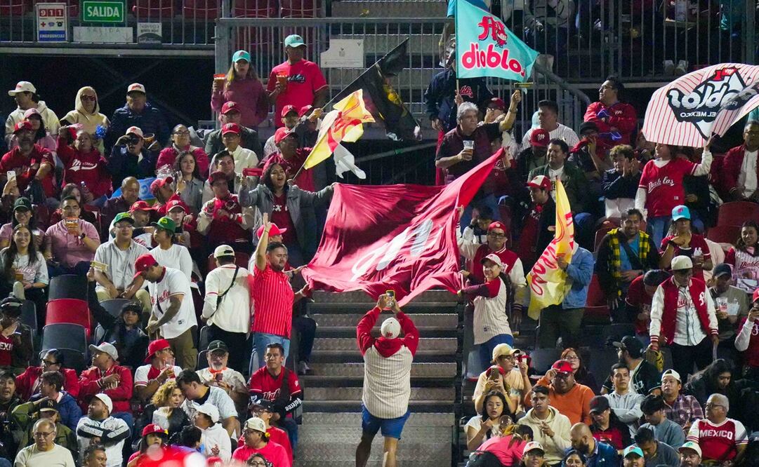 Aficionados en el estadio Alfredo Harp Helú | FOTO: Imago7