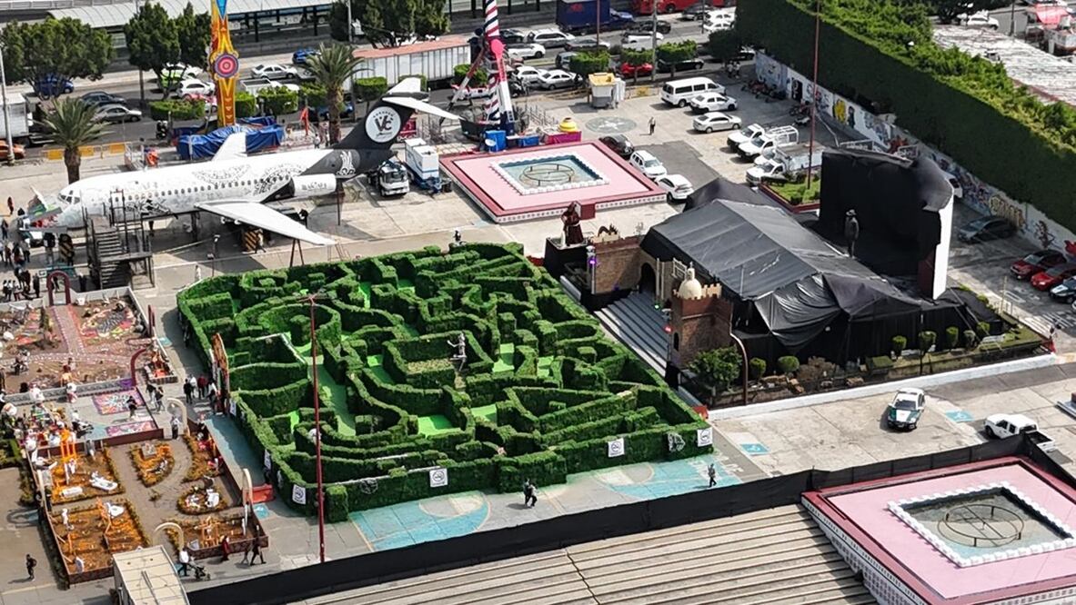 Día de Muertos en la explanada de la Venustiano Carranza, 3 de noviembre de 2024. Foto: Especial