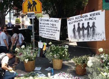 Con velas y flores recuerdan a las víctimas de la Narvarte