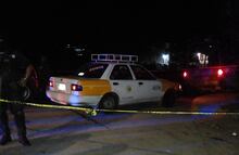 Incendian tres taxis en distintos puntos de Guerrero; hallan 4 cadáveres calcinados en su interior