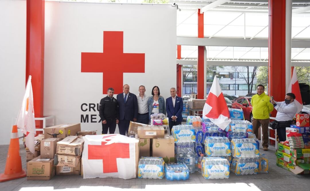 Algunos integrantes de la Unión de Alcaldes de la Ciudad de México enviaron víveres, productos de limpieza e higiene personal a las personas damnificadas. Foto: Especial 