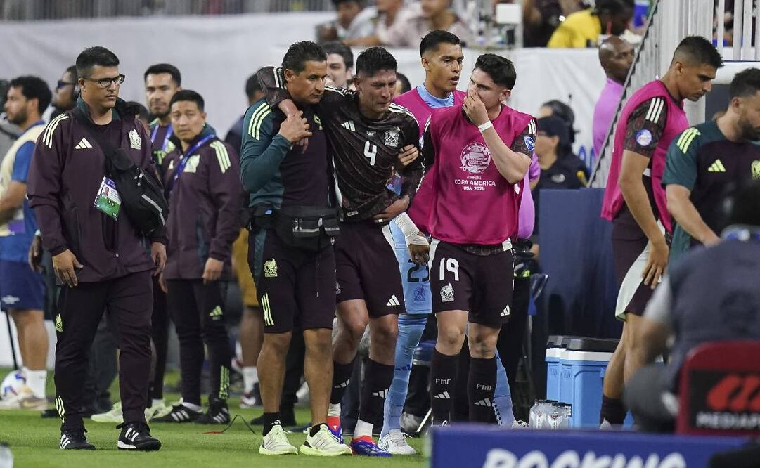 Edson Álvarez tuvo que salir del partido entre México y Jamaica de la Copa América debido a una lesión. Foto: Imago7