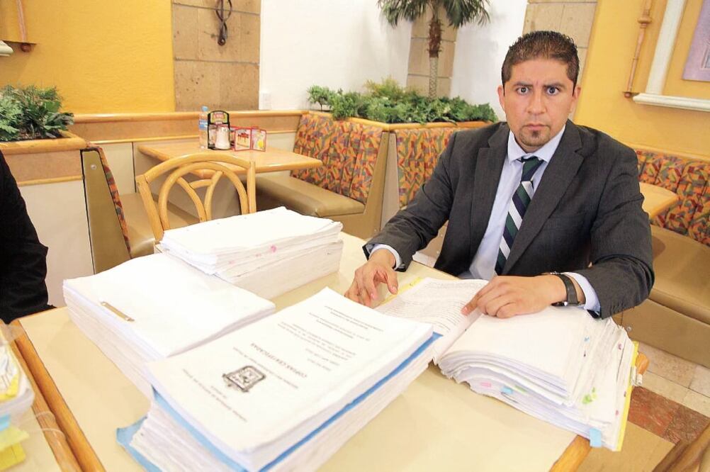 El abogado de Adriana señala que el acusado presentó como pruebas peritajes realizados por la propia procuraduría en la que señala a su cliente como la presunta agresora sexual de la menor, de entonces tres años (JORGE ALVARADO. EL UNIVERSAL)