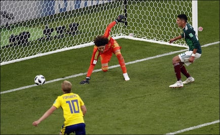 Autogol de Edson Álvarez le da el 3-0 a Suecia