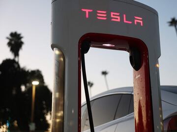 Ventas de Tesla se desploman en Europa; cayeron 49% desde enero