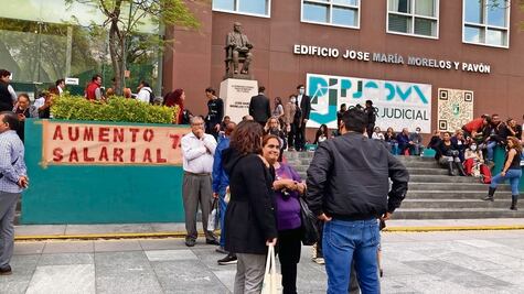 Mantienen protestas en el Tribunal de Justicia