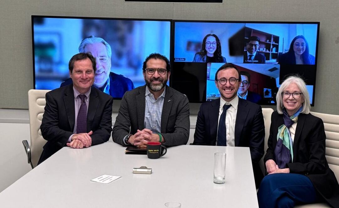 Pablo Arrocha, consultor jurídico de la SRE, se reunió con el presidente de Global Action Against Gun Violence, Jonathan Lowy, y el abogado Steve Shadowe. Foto: Especial