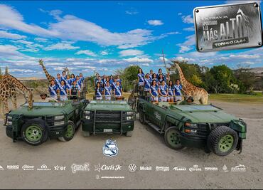 Club Puebla Femenil presume fotografía oficial junto a la jirafa Benito