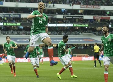 México vence 2-0 a Costa Rica y es nuevo líder del Hexagonal