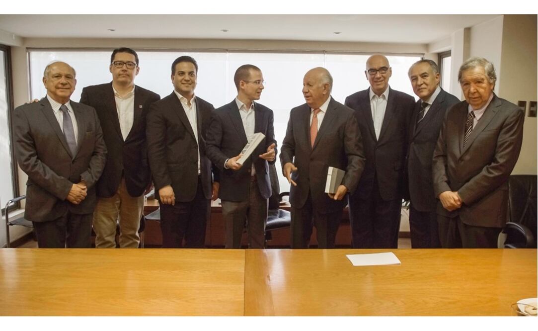 Ricardo Anaya fue recibido por el ex presidente chileno Ricardo Lagos. /