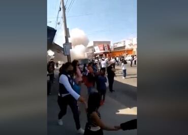 Captan en video explosión de camioneta con pirotecnia en Puebla