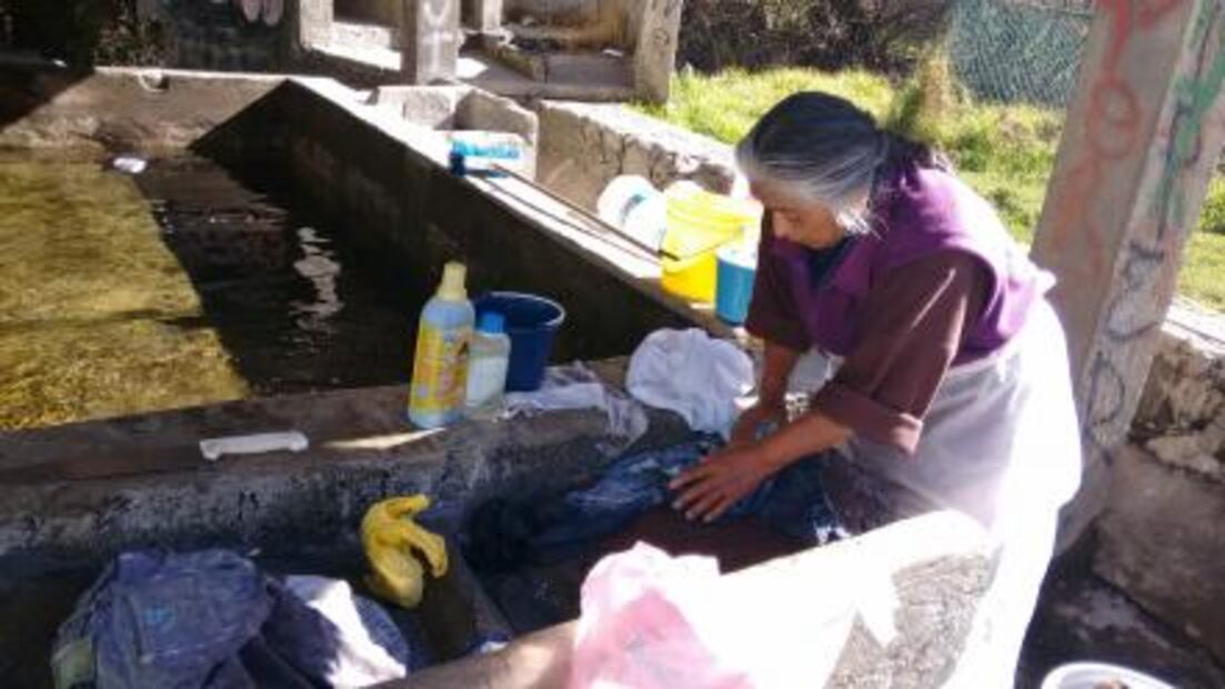 Antes lavaban ropa en ríos; hoy, en lavaderos