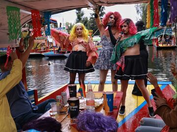 FOTOS: Chilangas Dragas combaten homofobia en Xochimilco con música, baile y juegos