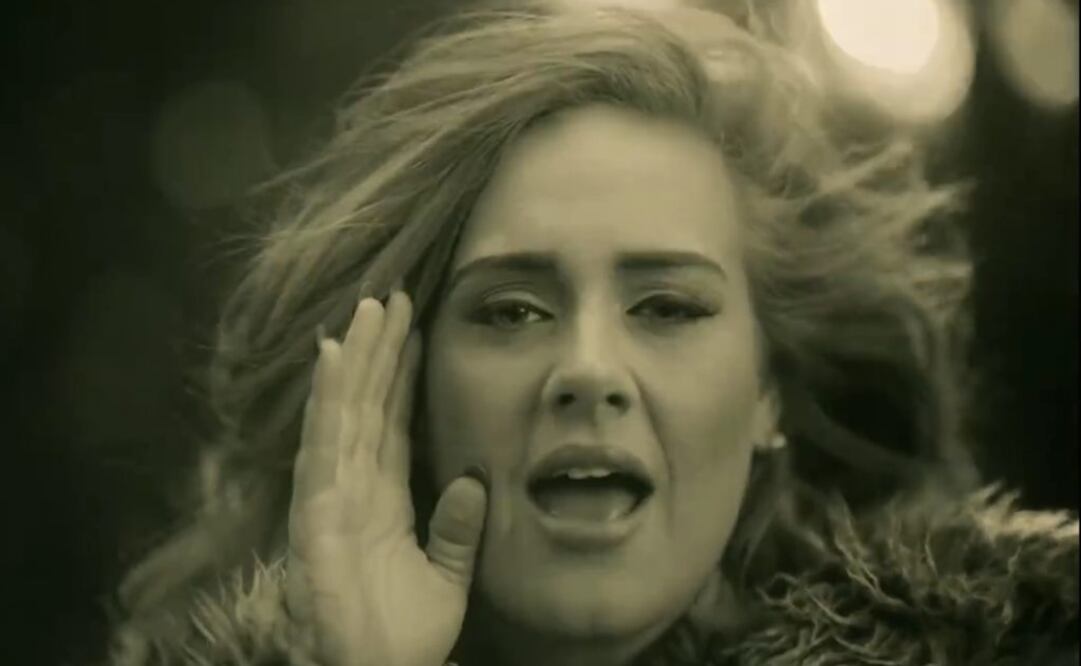 La balada "Hello" tuvo un promedio de un millón de visitas por hora en YouTube durante los dos días que siguieron a su lanzamiento. FOTO: Captura de video