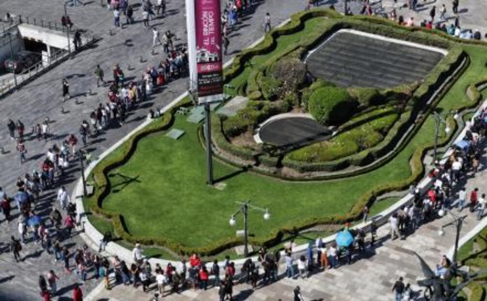 Con largas filas, despiden a Kandinsky de Bellas Artes