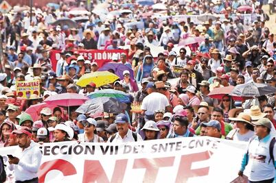 Alista CNTE paro y marcha contra su aprobación