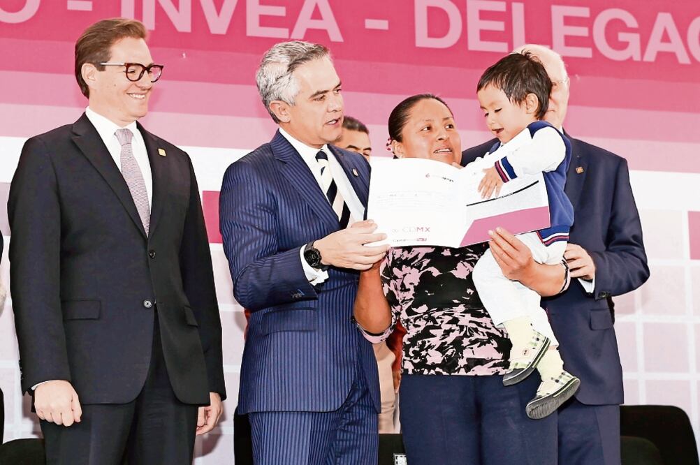 Mancera precisó que para acceder a este beneficio es necesario que los comerciantes se registren ante el Sistema Electrónico de Avisos y Permisos de Establecimientos Mercantiles (Siapem). ()