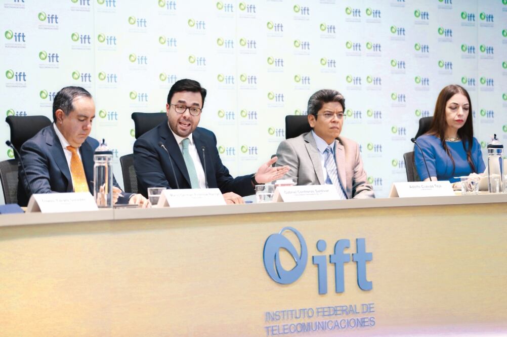 Comisionados del IFT, durante una conferencia en febrero del año pasado, sobre la licitación de frecuencias de radio en la banda de FM (ARCHIVO EL UNIVERSAL)