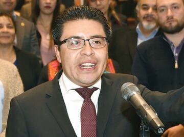 Diputado de Morena propone salario base para trabajadores de gasolineras; se pretende reducir la dependencia de propinas