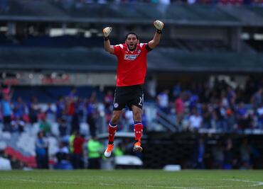 Cruz Azul golea al Veracruz en el Azteca