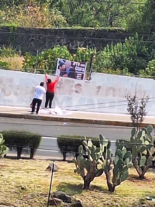 Captan a simpatizantes de Clara Brugada borranda barda de Omar García Harfuch