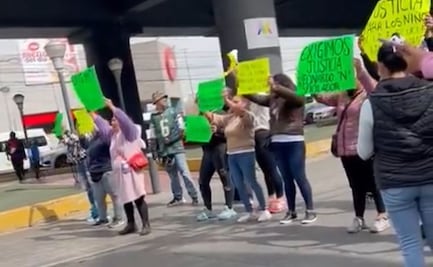 Padres de familia hacen bloqueo en Coacalco; acusan abuso sexual a un niño de 7 años en escuela
