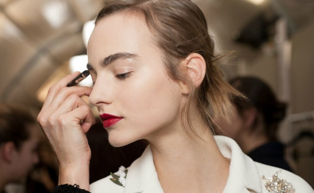 En su última colección, Dior presentó looks clásicos de maquillaje