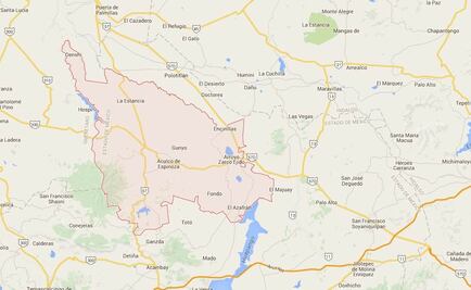 Truck on fire over Pan-American highway