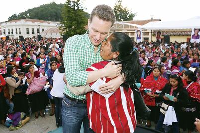 Refrenda Velasco apoyo a las madres solteras