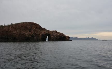Anuncian medidas sanitarias para playas del Pacífico por vacaciones de Semana Santa