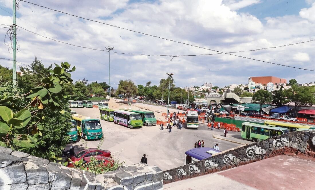 En la zona se realizan trabajos para la llegada del Tren Interurbano, lo que provoca problemas de vialidad (GERMÁN ESPINOSA. EL UNIVERSAL)