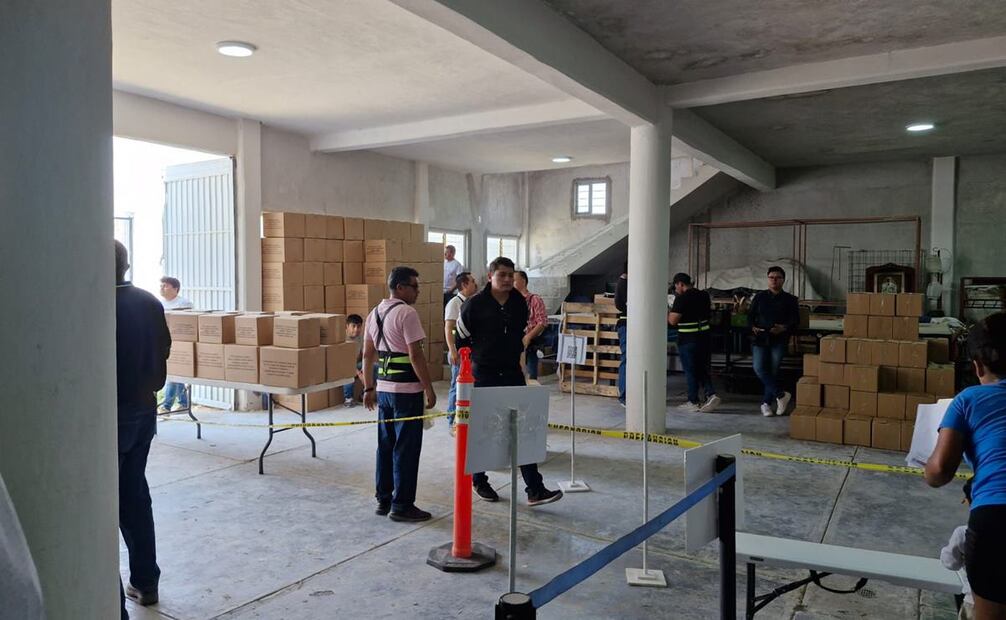 Liderazgos morenistas exhibieron la entrega de despensas por parte del Ayuntamiento de Puebla, gobernado por el PAN. Foto: especial