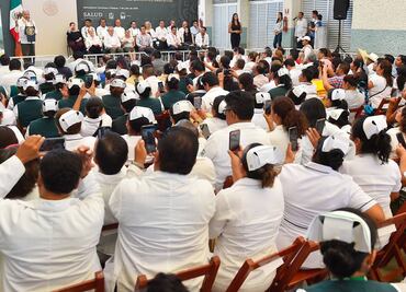 Zoé Robledo desmiente la llegada de médicos cubanos al IMSS