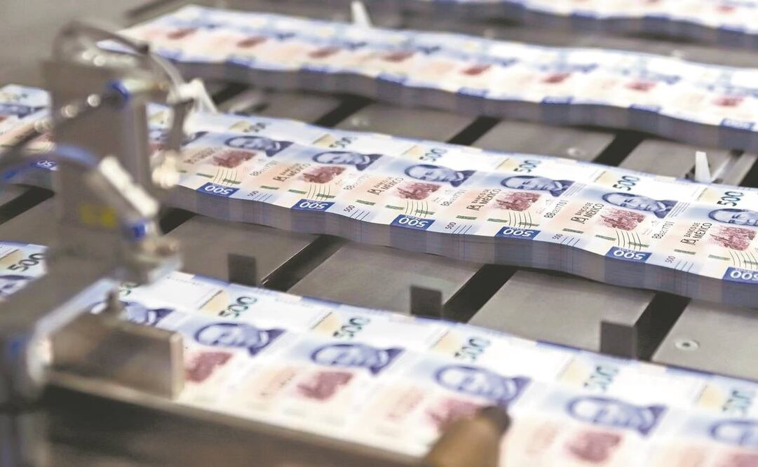 “Lujime Comercialización S.A. de C.V. con su fachada da la apariencia de ser un almacén, y en una lona describe sus servicios”. Foto: Especial