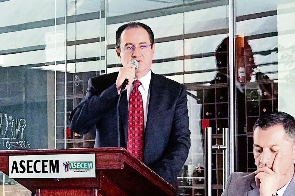 El funcionario señaló que antes la Federación atendía 70% de secuestros y la fiscalía 30%; hoy en día la FGJEM atiende 60% y la Federación 40% (REBECA JIMÉNEZ. EL UNIVERSAL)