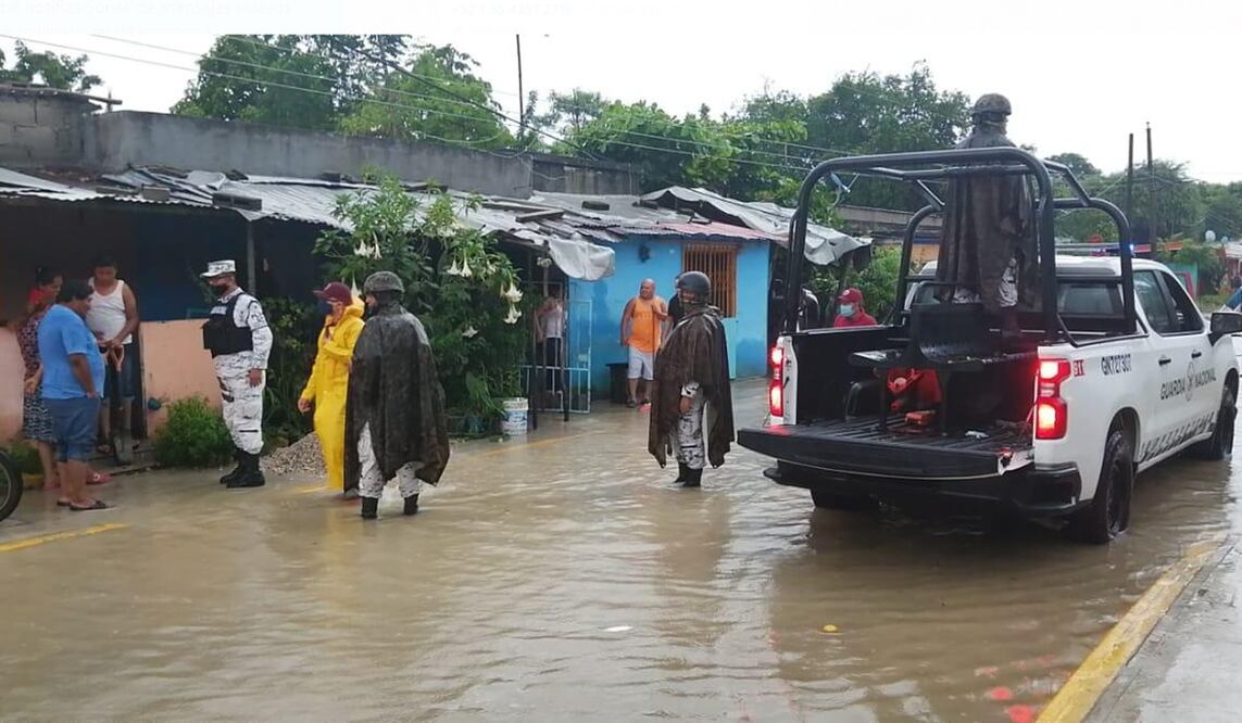 Guardia Nacional ayuda a pobladores de Tabasco afectados por lluvias