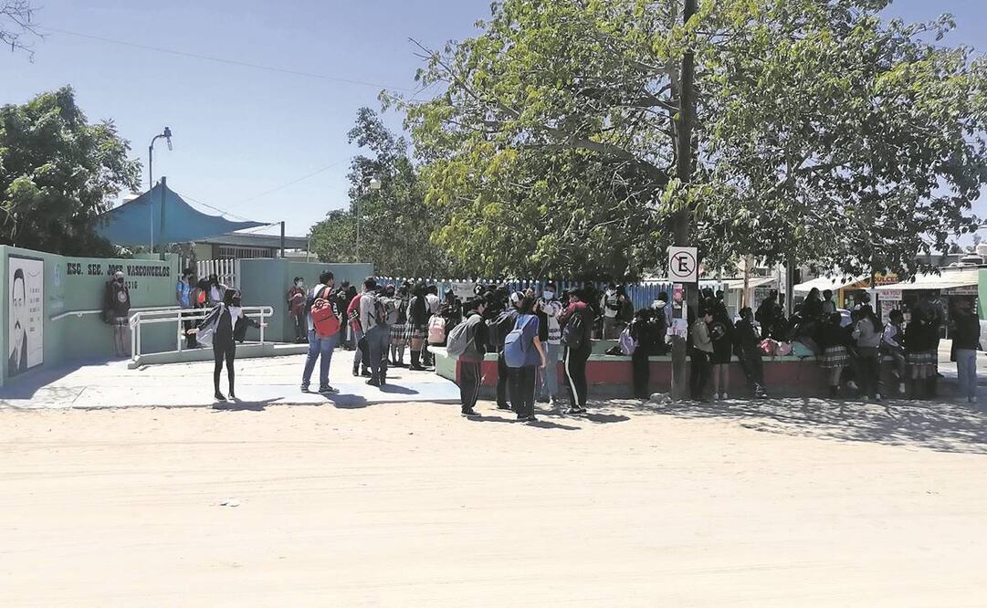 Autoridades argumentan que se pretende que haya un regreso al 100% en las escuelas para recuperar el tiempo perdido. Foto: Galdys Navarro/ EL UNIVERSAL.