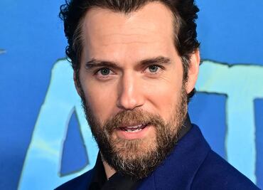 Henry Cavill supera a integrante de BTS y se corona como el hombre más guapo del 2022