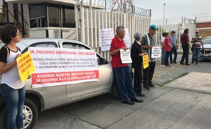 Bloquean planta de Pemex en Coahuila; exigen mejorar servicio médico 