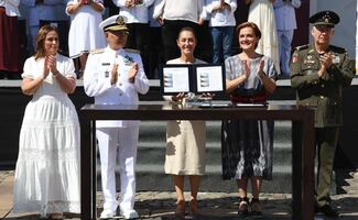 Sheinbaum advierte que no triunfan proyectos que buscan apoyo extranjero; llama a defender independencia y soberanía