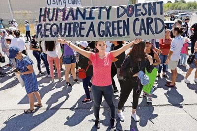 Crece presión contra la separación de niños