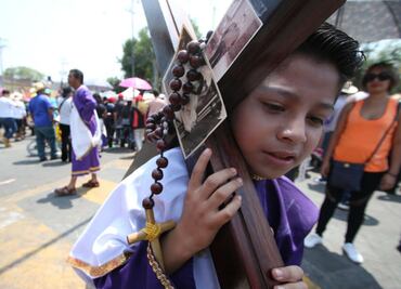 Olvida sus vacaciones y se convierte en un nazareno de Iztapalapa