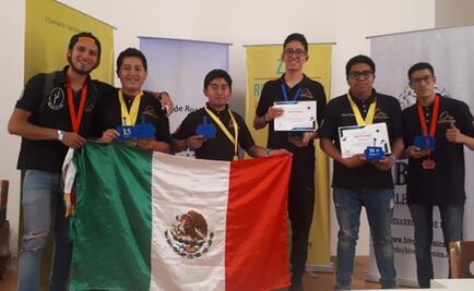 Students win 8 medals at robotics competition
