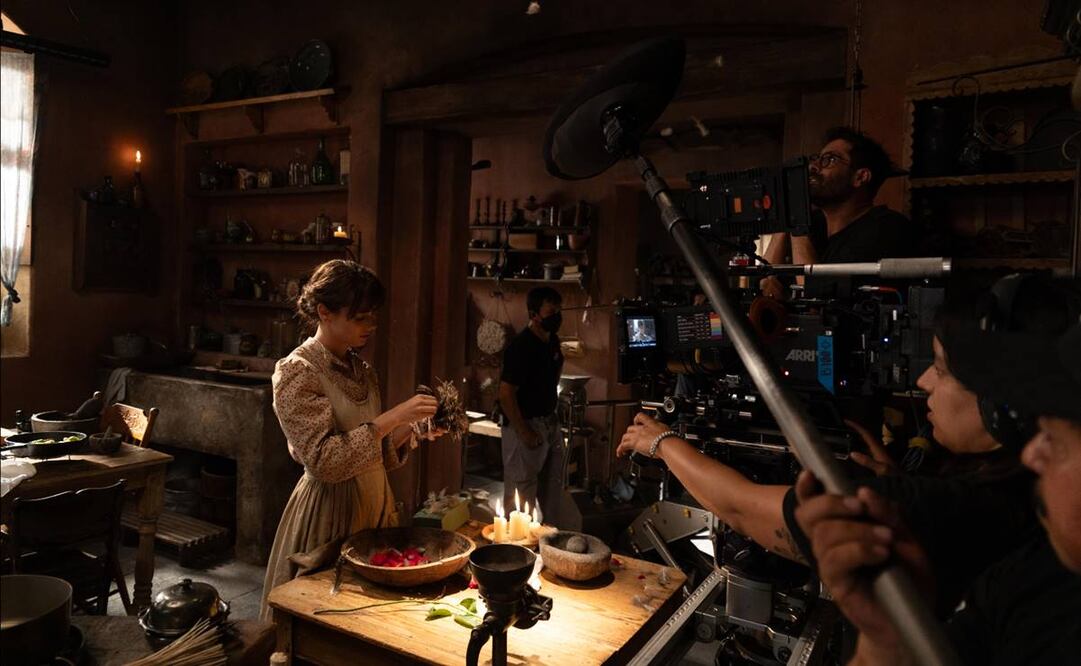 Tita (Azul Guaita) encuentra refugio en la cocina. Foto: Max