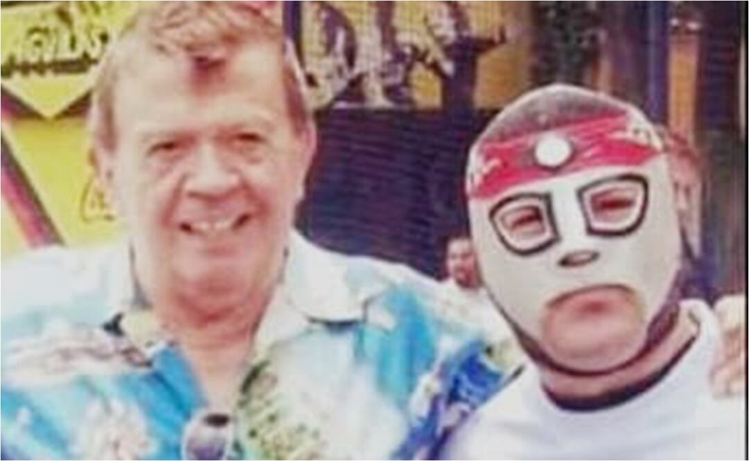FOTO: ESPECIAL - Chabelo junto al luchador Octagón