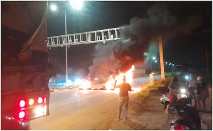 Yucatán: vendedores realizan bloqueos y se enfrentan a policías por cambios en una vialidad