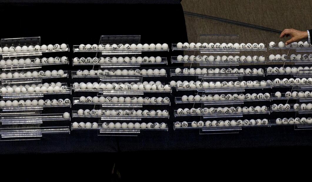 “Ya estamos listos para la Lotería Nacional” dijo en son de broma Fernández Noroña ante el inédito y complicado proceso de elección de los jueces y magistrados en el marco de la reforma judicial que tuvo que se explicado a los legisladores en varias ocasiones. Fotos: Yaretzy M. Osnaya / EL UNIVERSAL