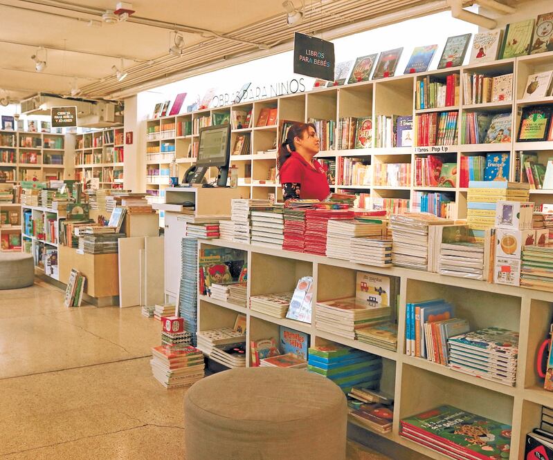 El Fondo de Cultura Económica tuvo que reducir la producción de títulos nuevos, al pasar de 441 a 335, que sumado a otras acciones permitió ahorrar 15 millones de pesos. Foto: ARCHIVO EL UNIVERSAL